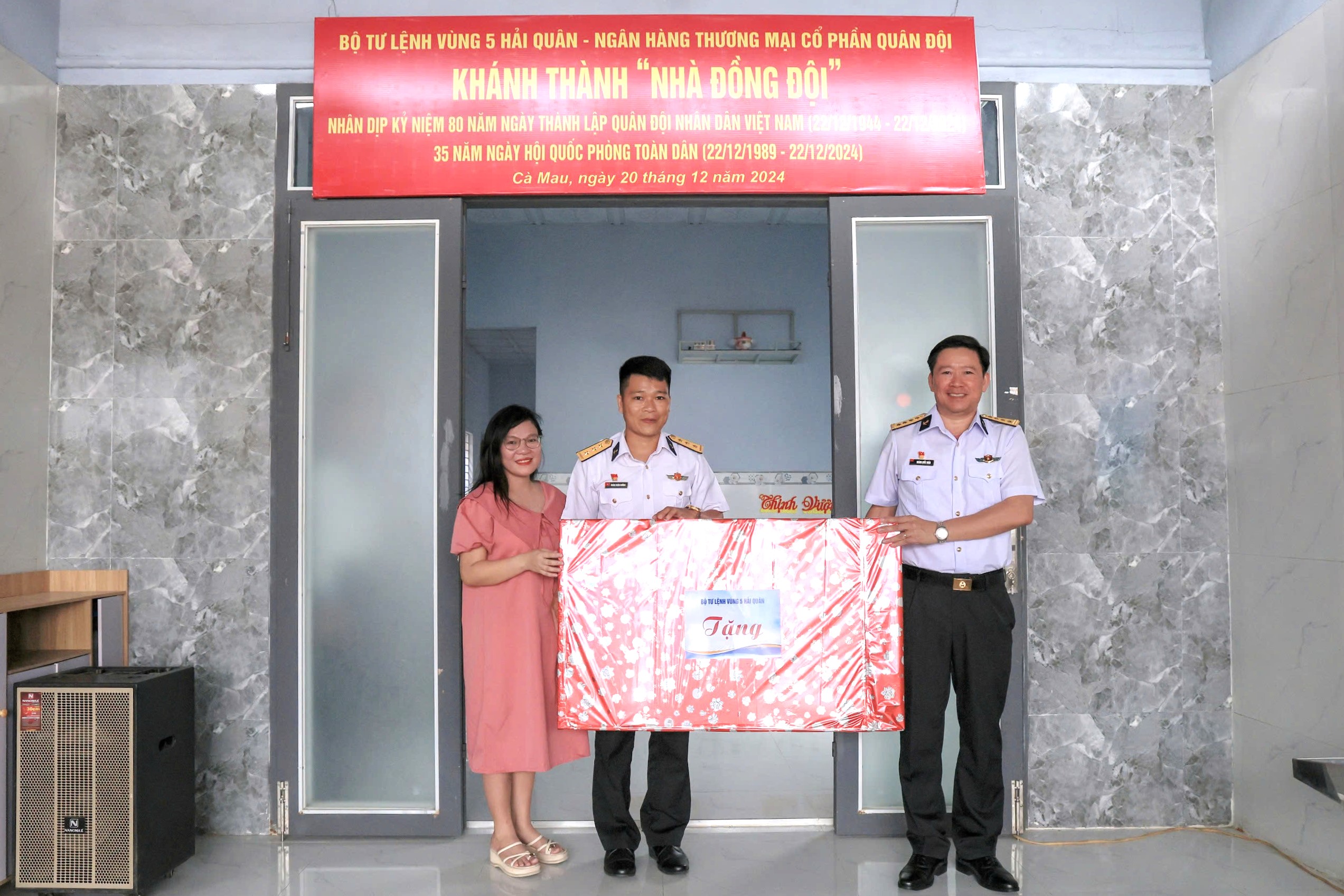 Bộ Tư lệnh Vùng 5 Hải quân bàn giao “Nhà đồng đội” tại Cà Mau