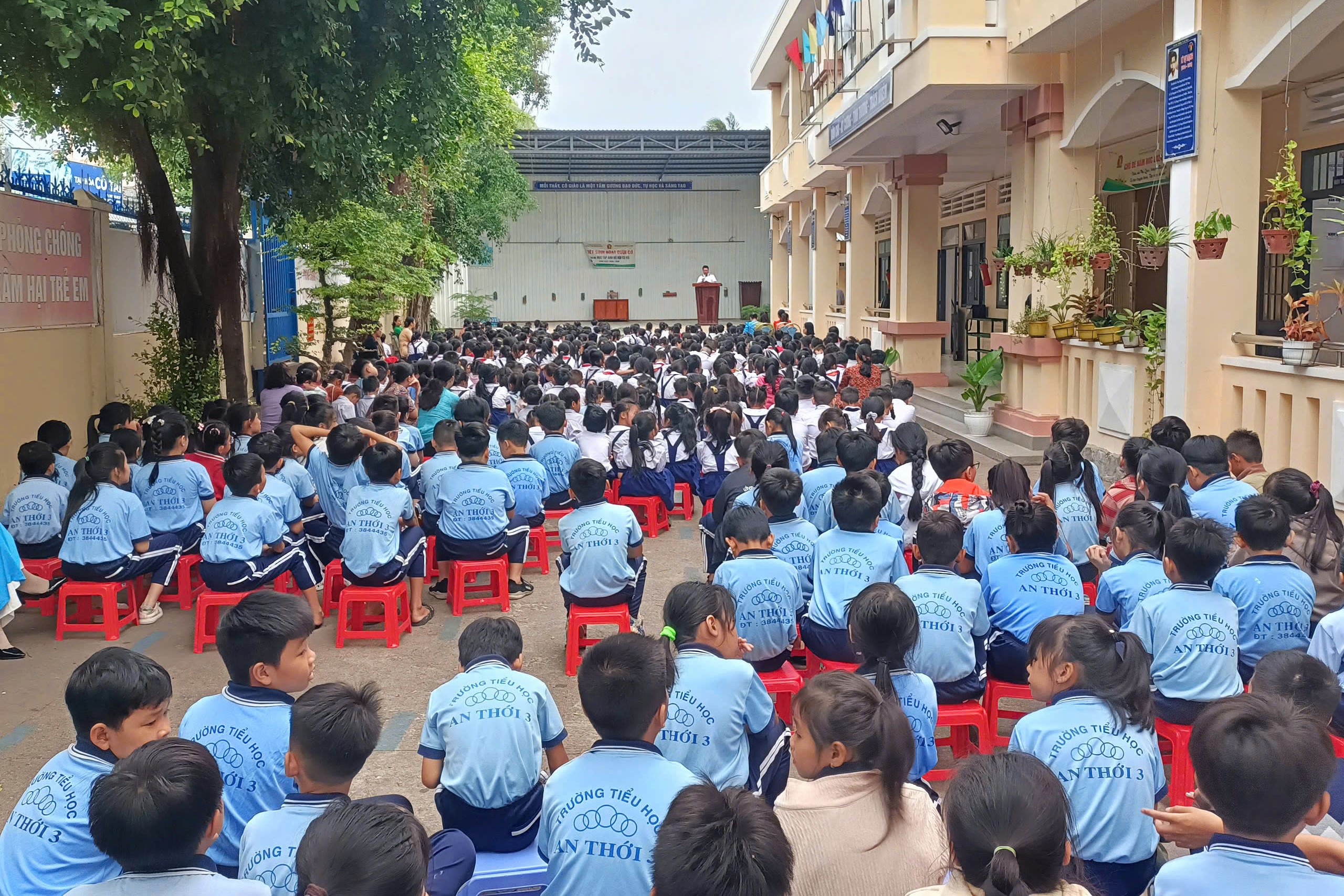 Giáo dục truyền thống cách mạng cho thế hệ trẻ