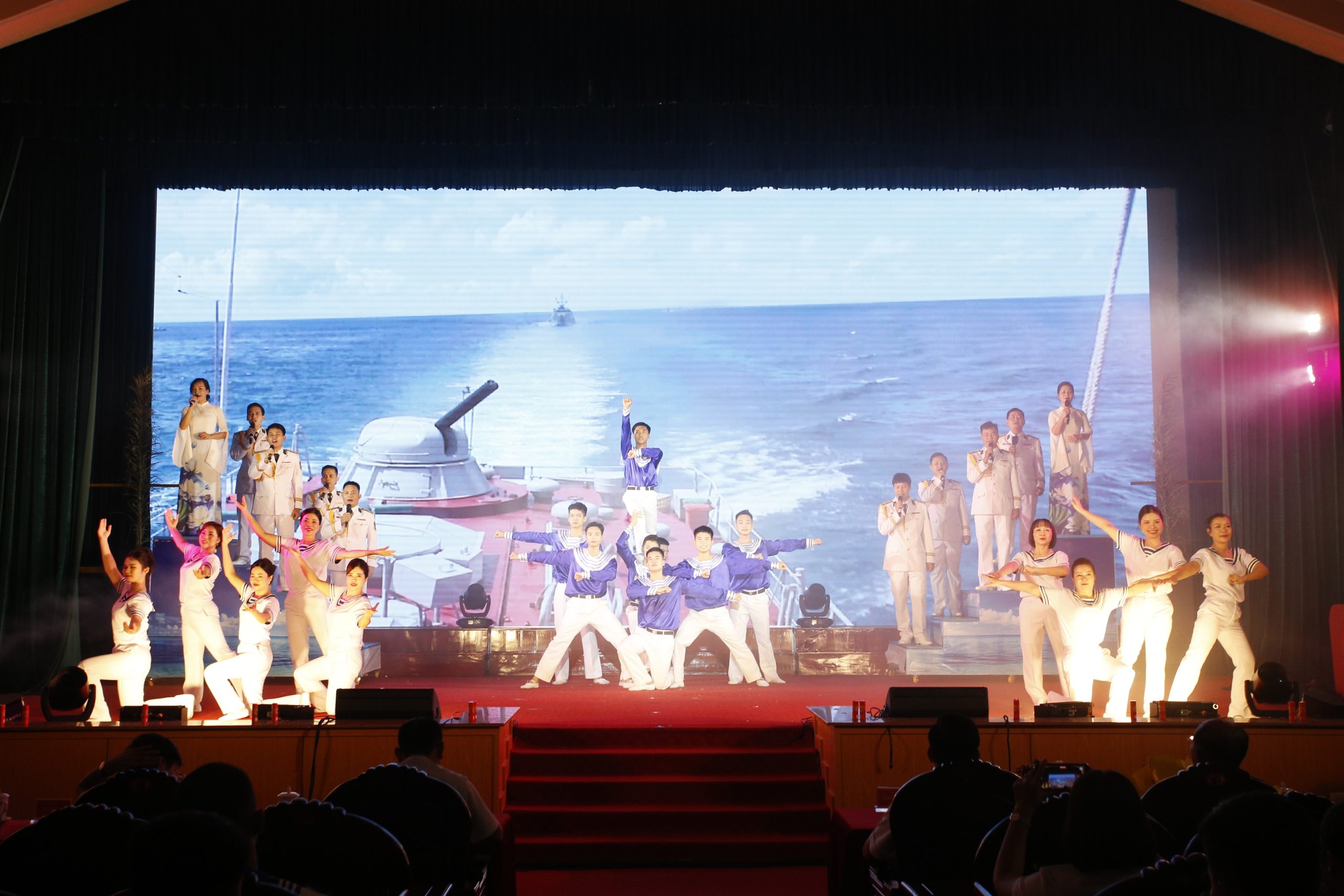 Đoàn nghệ thuật Bộ Tư lệnh Vùng 5 Hải quân đạt thành tích xuất sắc trong liên hoan nghệ thuật quần chúng