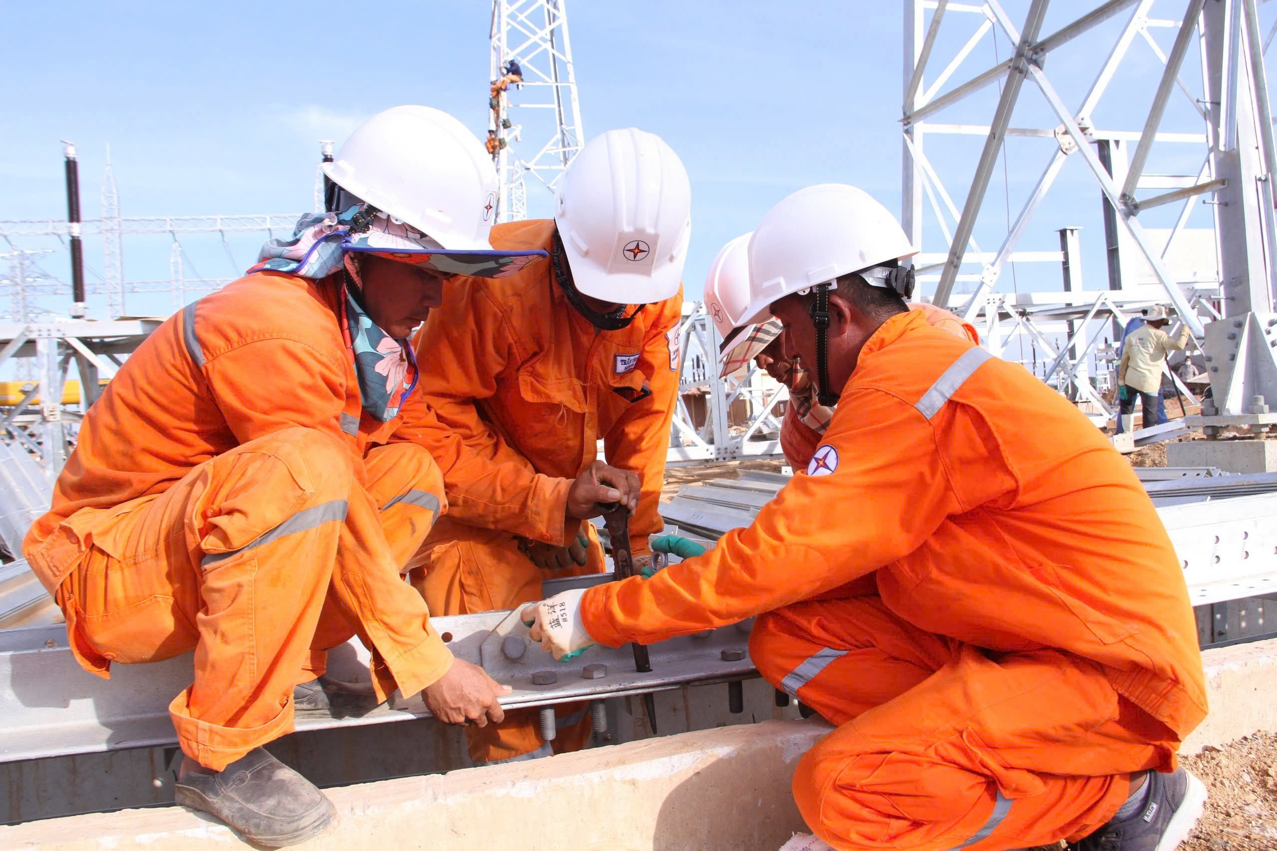 Tái cơ cấu EVN: Mục tiêu năm 2025 có lãi, tăng trưởng doanh thu 7-10%- Ảnh 1.