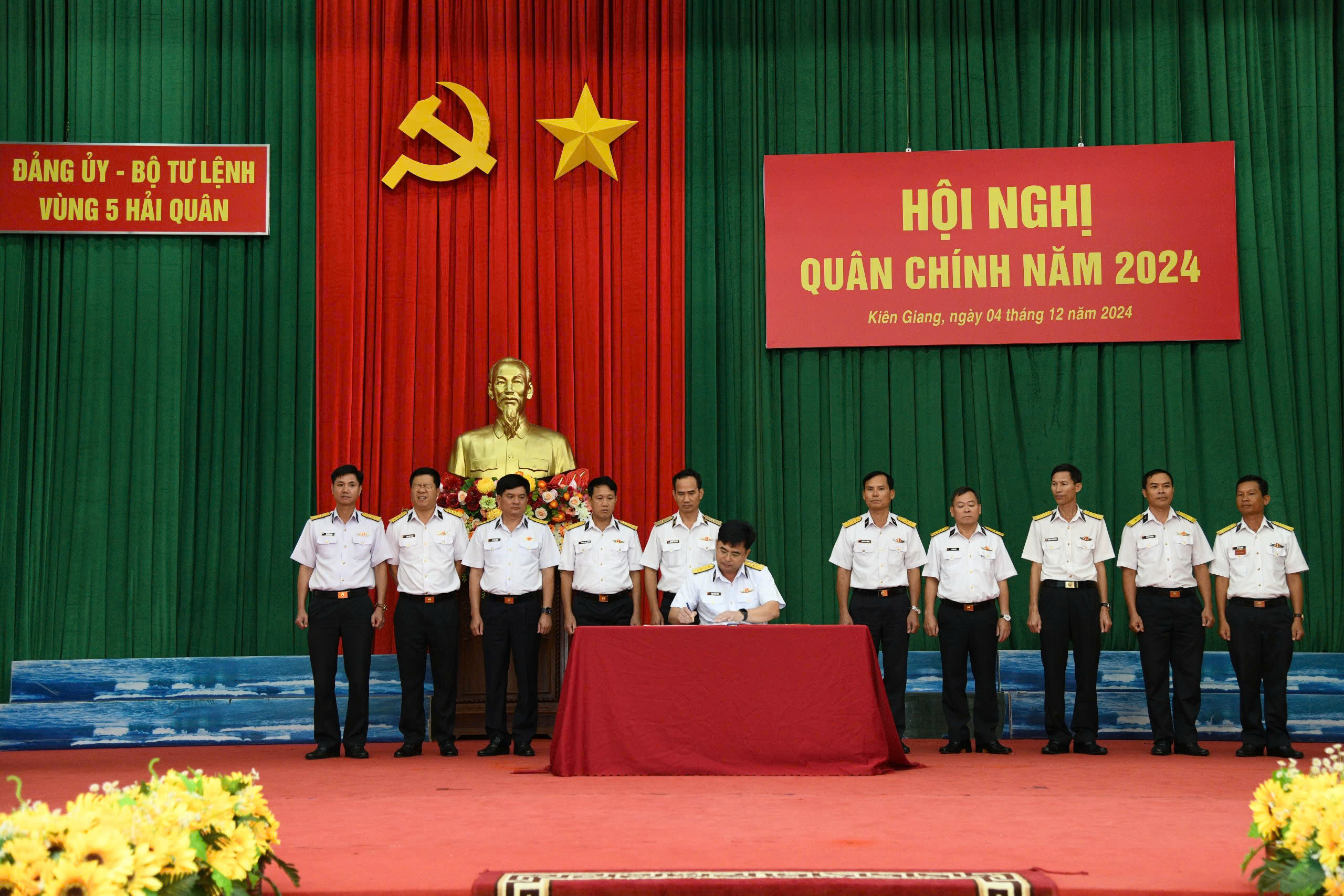 Bộ Tư lệnh Vùng 5 Hải quân bảo vệ vững chắc chủ quyền biển, đảo của Tổ quốc