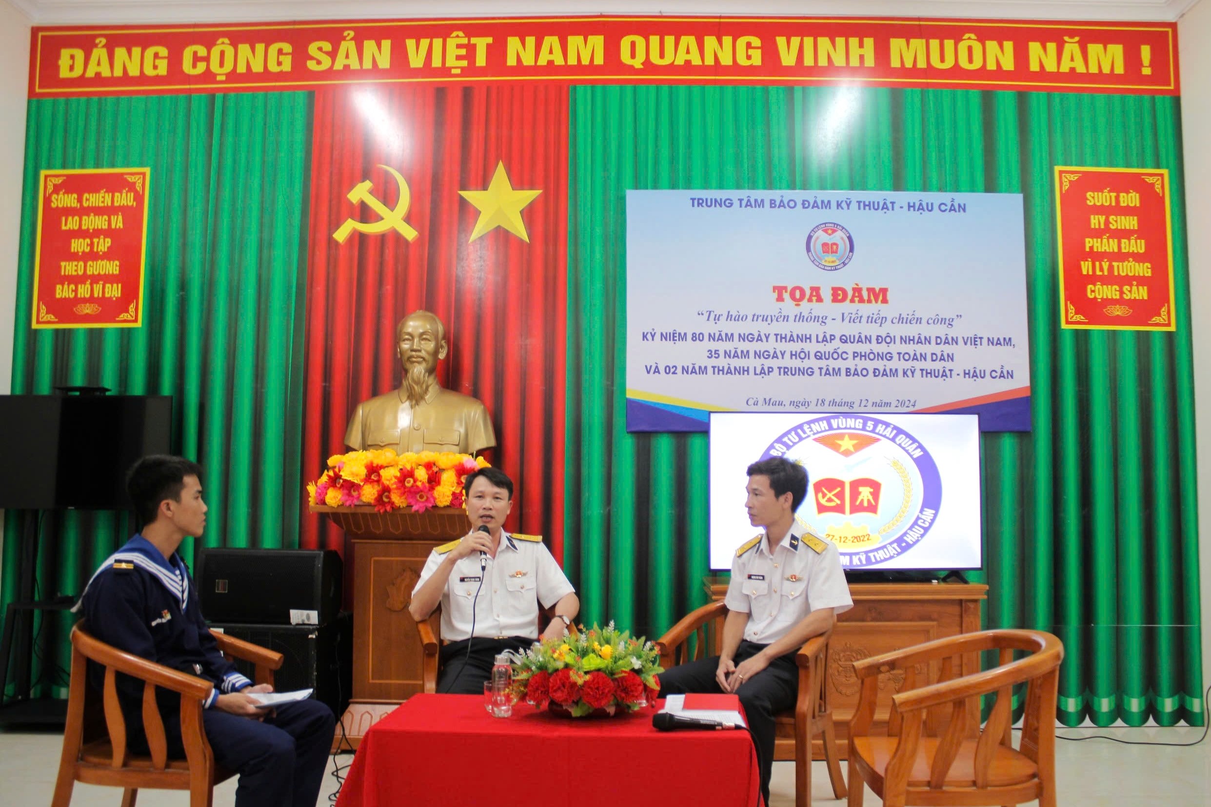 Tọa đàm “Tự hào truyền thống – Viết tiếp chiến công”