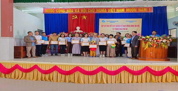 Bình Phước: Hội viên phụ nữ giúp đỡ người khó khăn