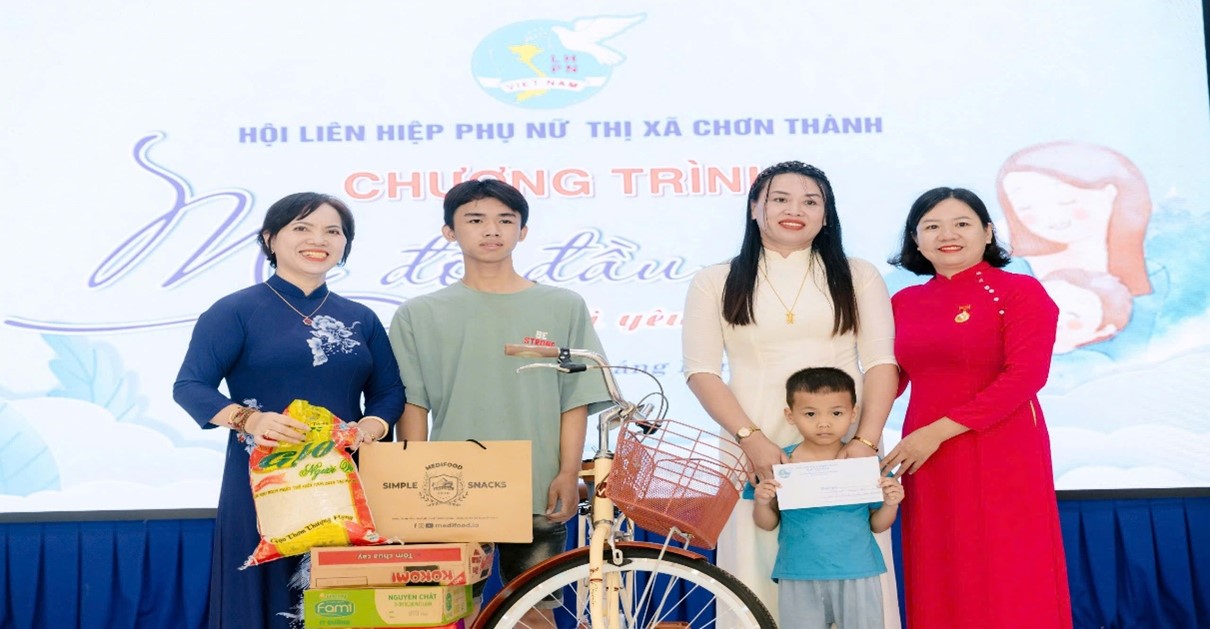 Bình Phước: Hội viên phụ nữ giúp đỡ người khó khăn