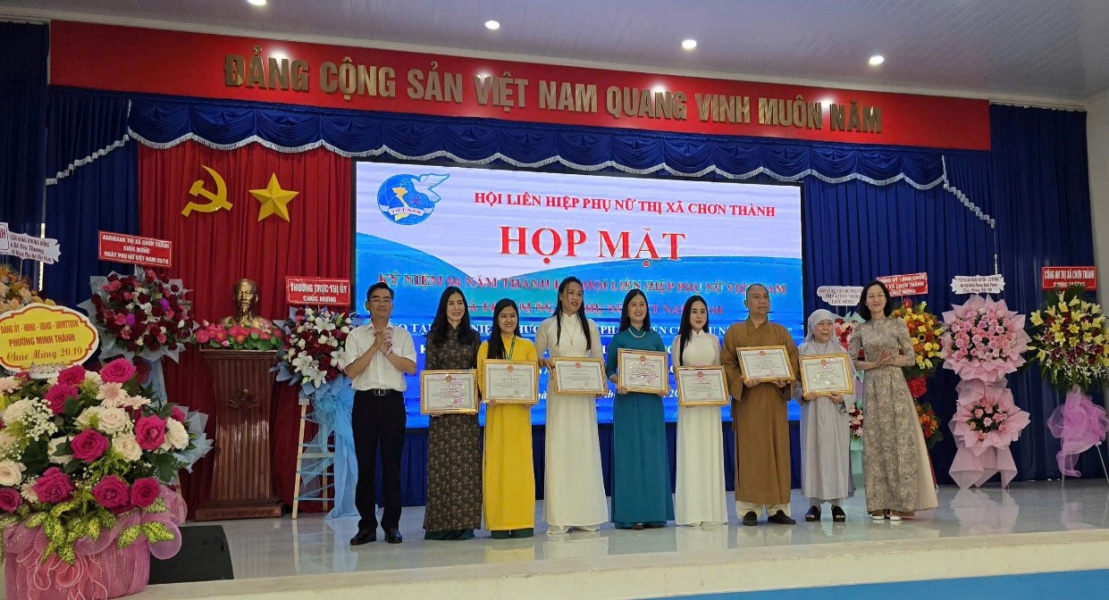 Bình Phước: Hội viên phụ nữ giúp đỡ người khó khăn