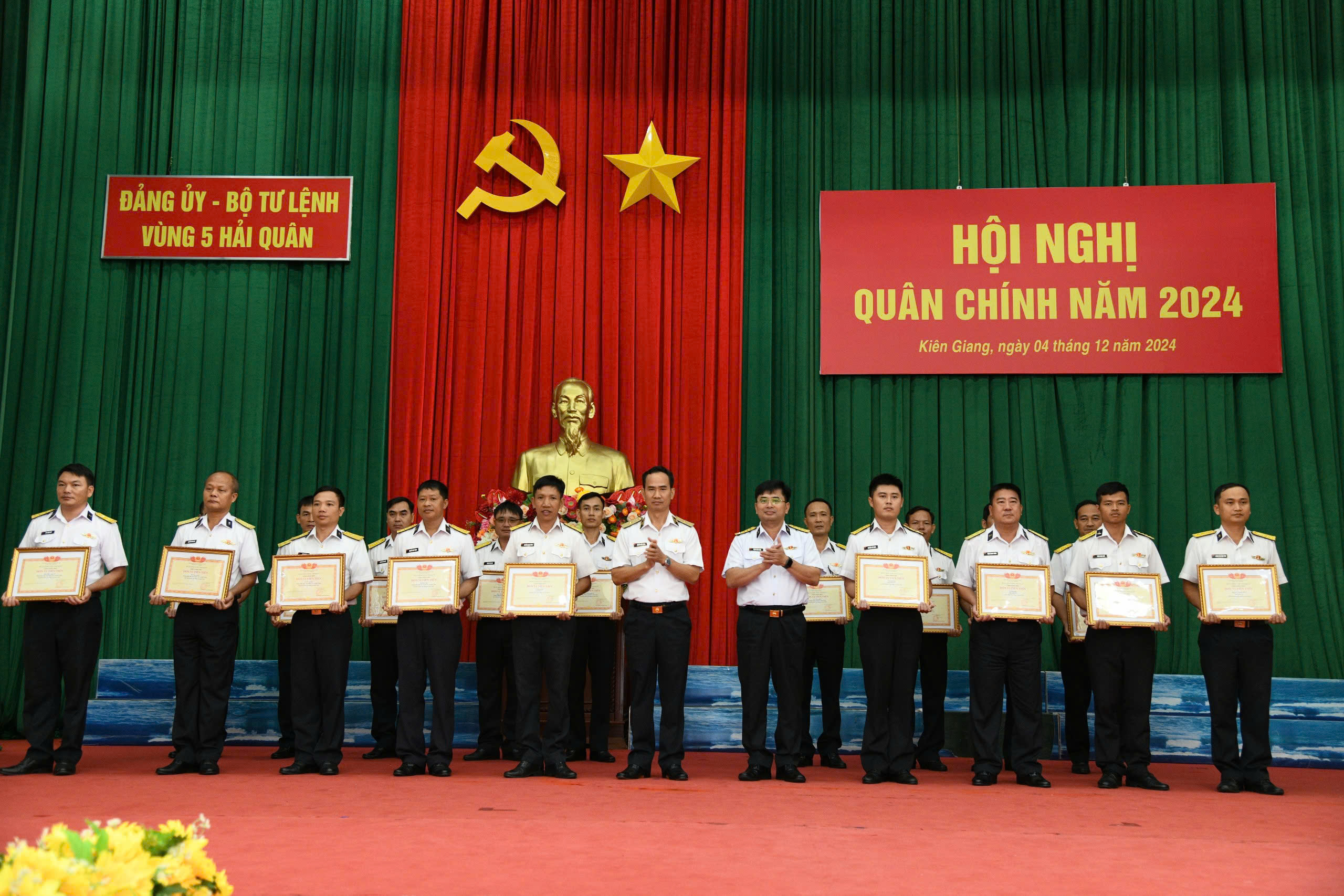 Bộ Tư lệnh Vùng 5 Hải quân bảo vệ vững chắc chủ quyền biển, đảo của Tổ quốc