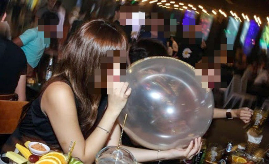 Lắt léo đường dây đưa lô "bóng cười" hàng triệu USD vào vũ trường ở Hà Nội - Ảnh 1.