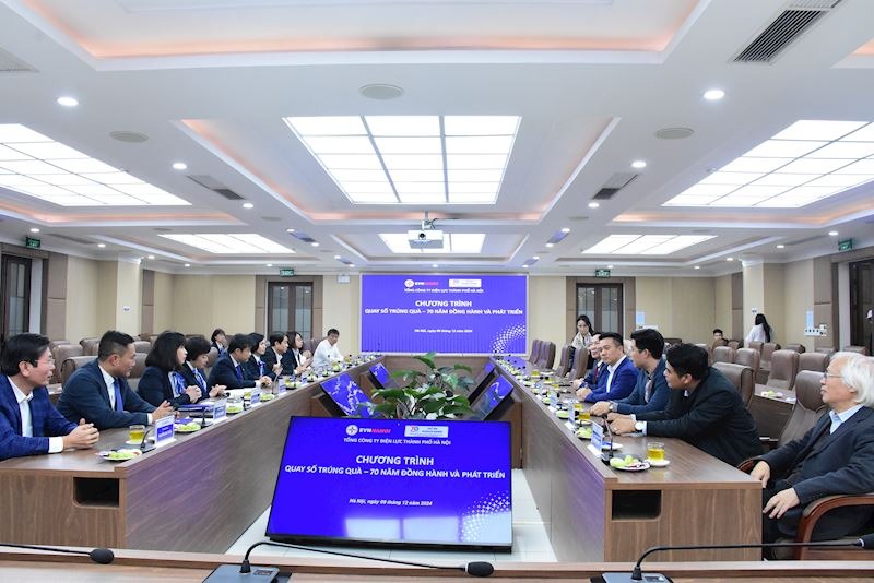 EVNHANOI tổ chức chương trình "Quay số trúng quà - 70 năm đồng hành, phát triển"- Ảnh 1. EVNHANOI tổ chức chương trình "Quay số trúng quà - 70 năm đồng hành, phát triển"- Ảnh 1.