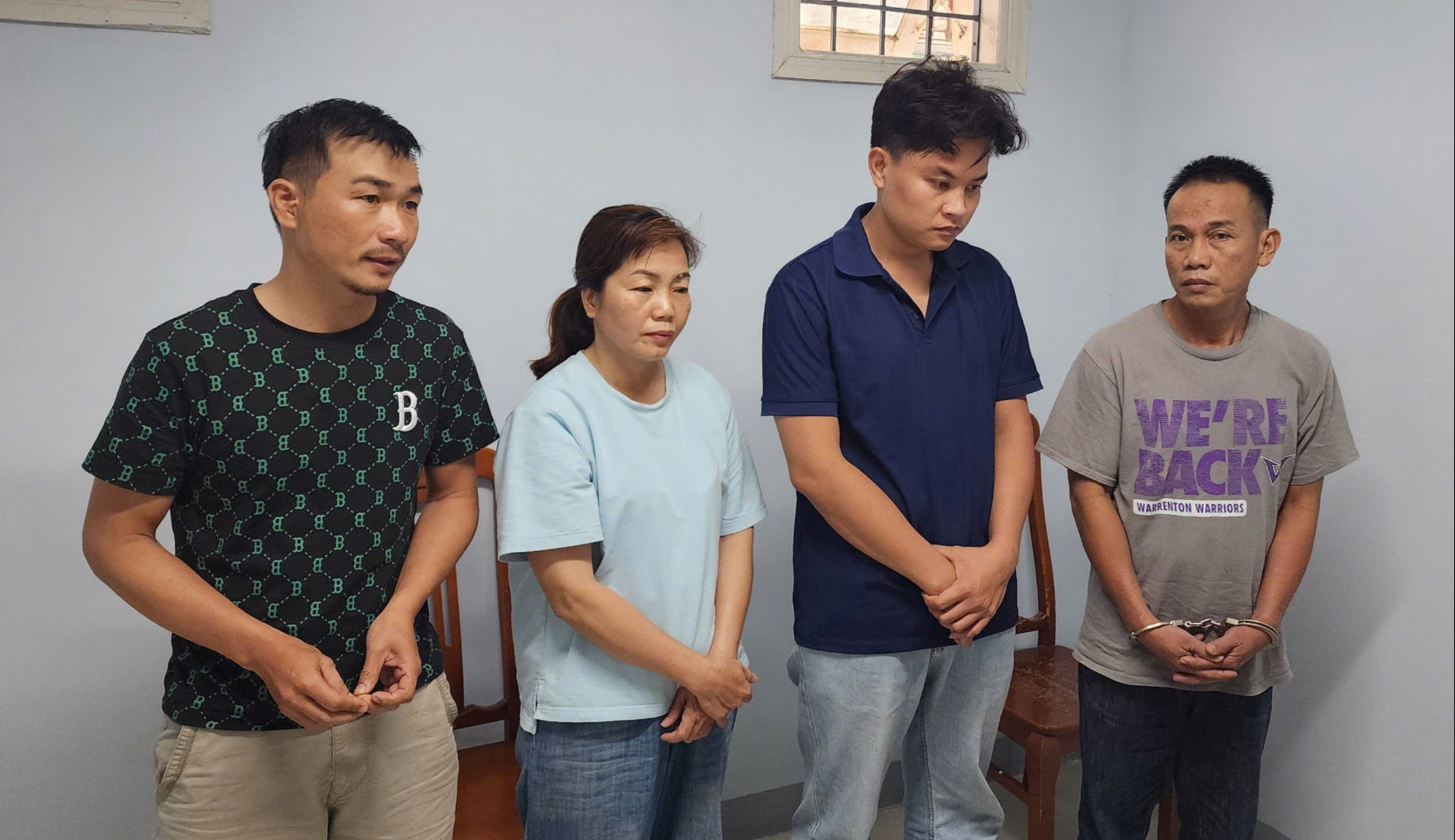 Khởi tố 4 đối tượng giả danh công an, bắt tài xế để cướp tài sản- Ảnh 1. Khởi tố 4 đối tượng giả danh công an, bắt tài xế để cướp tài sản- Ảnh 1.