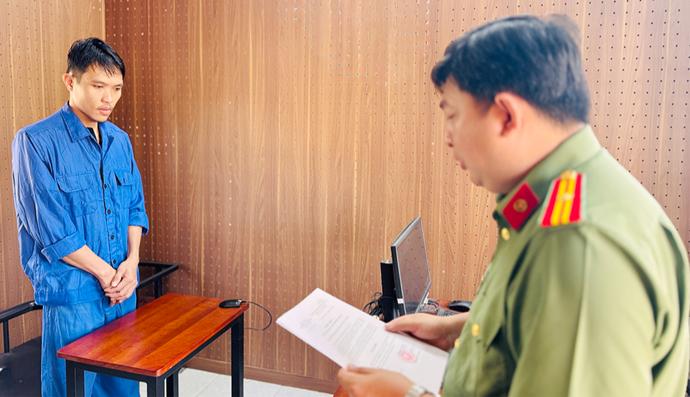 An Giang: Khởi tố thêm 2 đối tượng mua bán, tàng trữ trái phép vũ khí quân dụng- Ảnh 1. An Giang: Khởi tố thêm 2 đối tượng mua bán, tàng trữ trái phép vũ khí quân dụng- Ảnh 1.