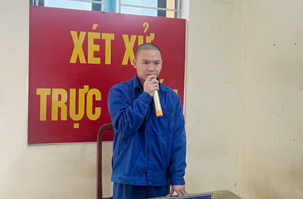 Bán ma túy cho khách vào hát, nhân viên quán karaoke lĩnh 10 năm tù- Ảnh 1.