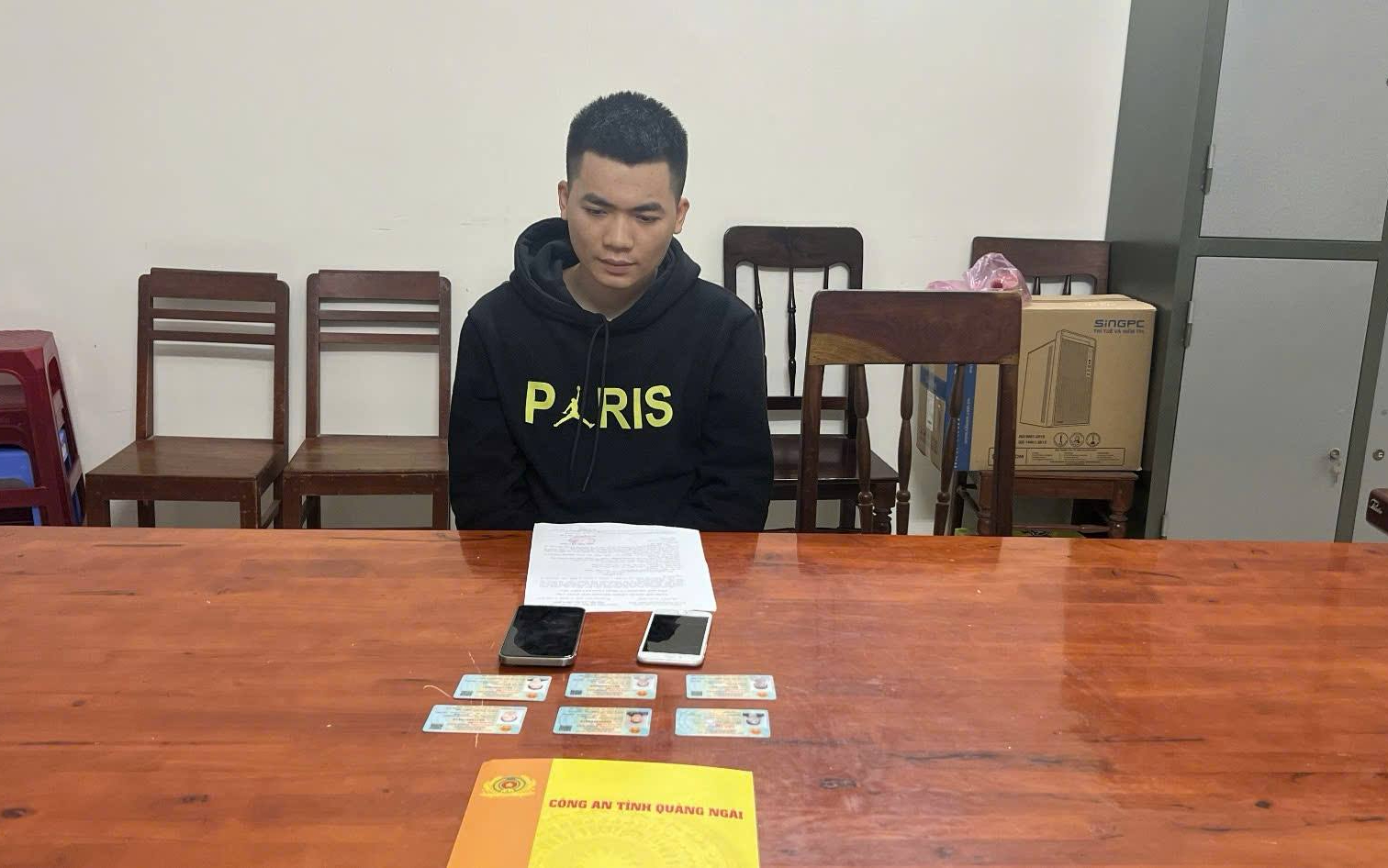 Tạm giữ hình sự đối tượng cho vay nặng lãi gần 550%- Ảnh 1. Tạm giữ hình sự đối tượng cho vay nặng lãi gần 550%- Ảnh 1.