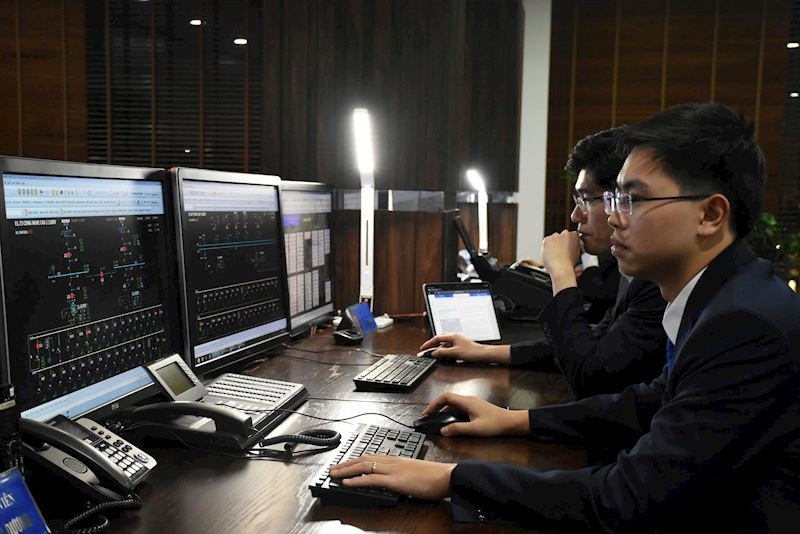 EVNHANOI chuẩn bị các phương án đảm bảo vận hành, cung ứng điện cho Thủ đô năm 2025- Ảnh 1. EVNHANOI chuẩn bị các phương án đảm bảo vận hành, cung ứng điện cho Thủ đô năm 2025- Ảnh 1.