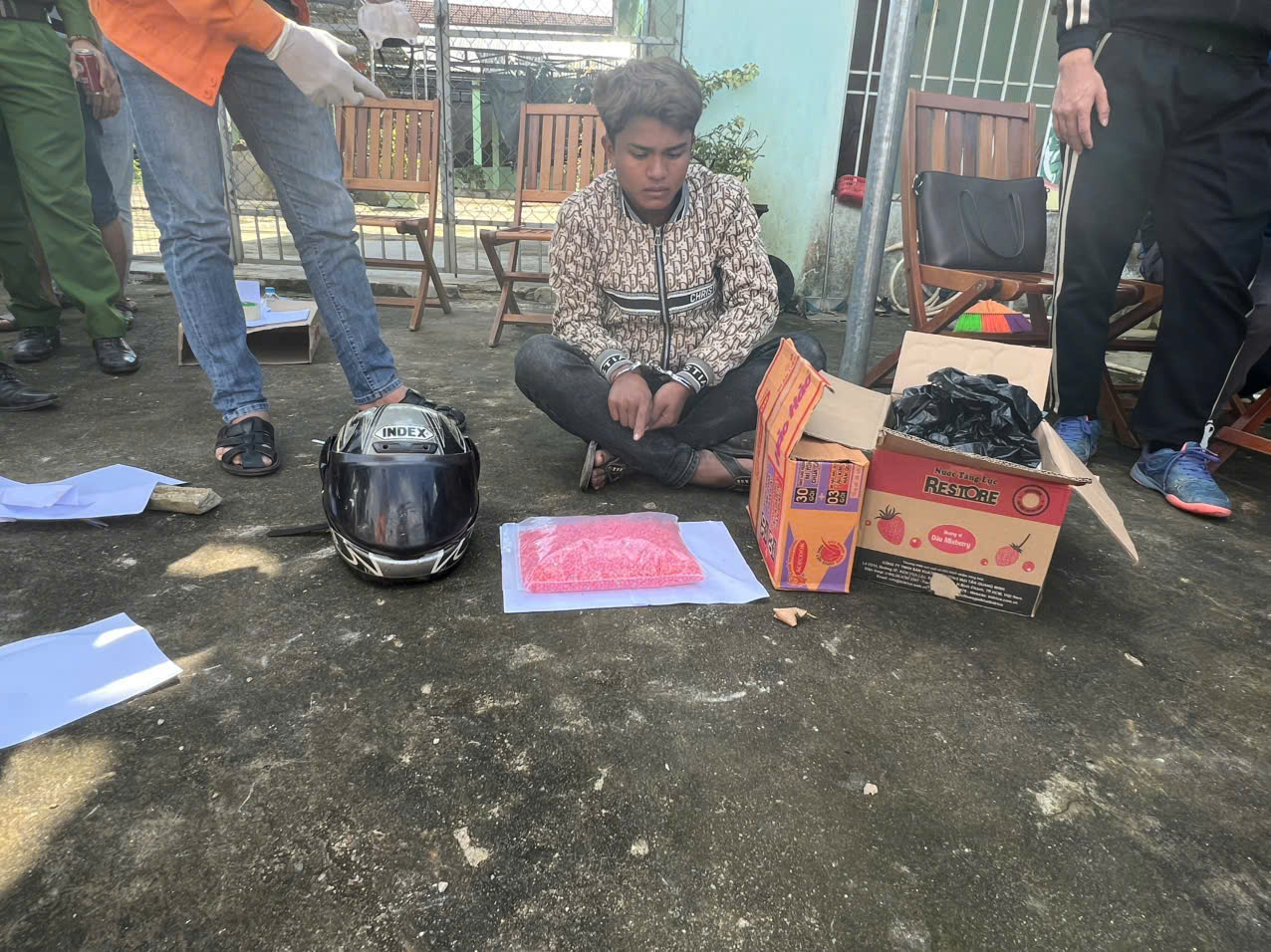 Bắt thanh niên người Lào vận chuyển 18.000 viên ma túy xuyên biên giới- Ảnh 1. Bắt thanh niên người Lào vận chuyển 18.000 viên ma túy xuyên biên giới- Ảnh 1.