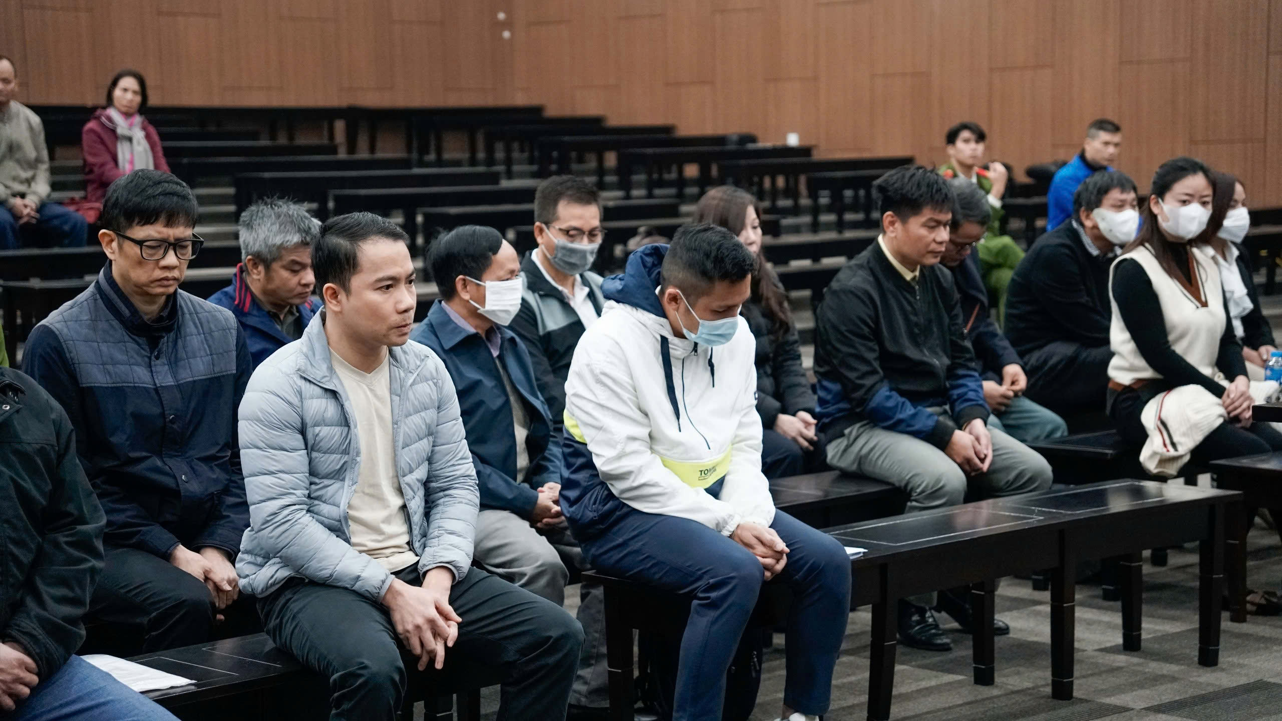 17 bị cáo vụ chuyến bay giải cứu giai đoạn 2 lĩnh các mức án nào?- Ảnh 1. 17 bị cáo vụ chuyến bay giải cứu giai đoạn 2 lĩnh các mức án nào?- Ảnh 1.