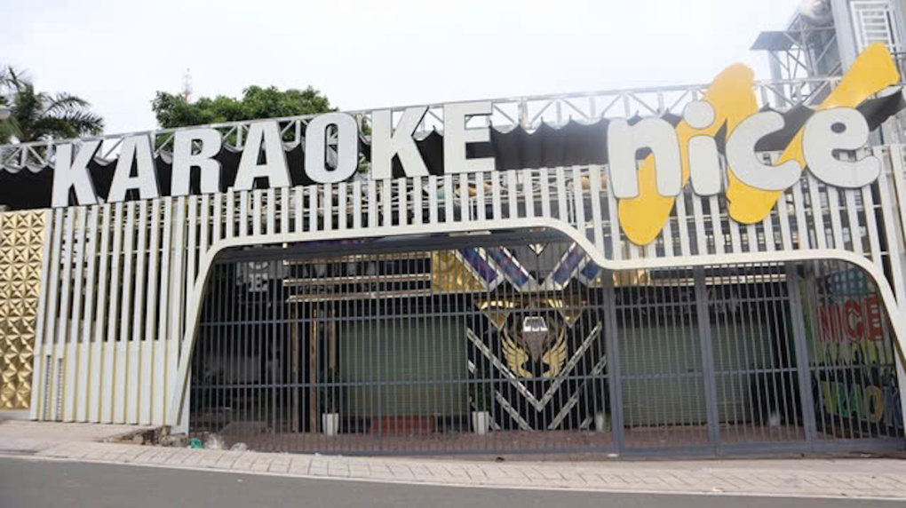 Cảnh sát giải cứu 12 thiếu nữ bị giam lỏng trong quán karaoke