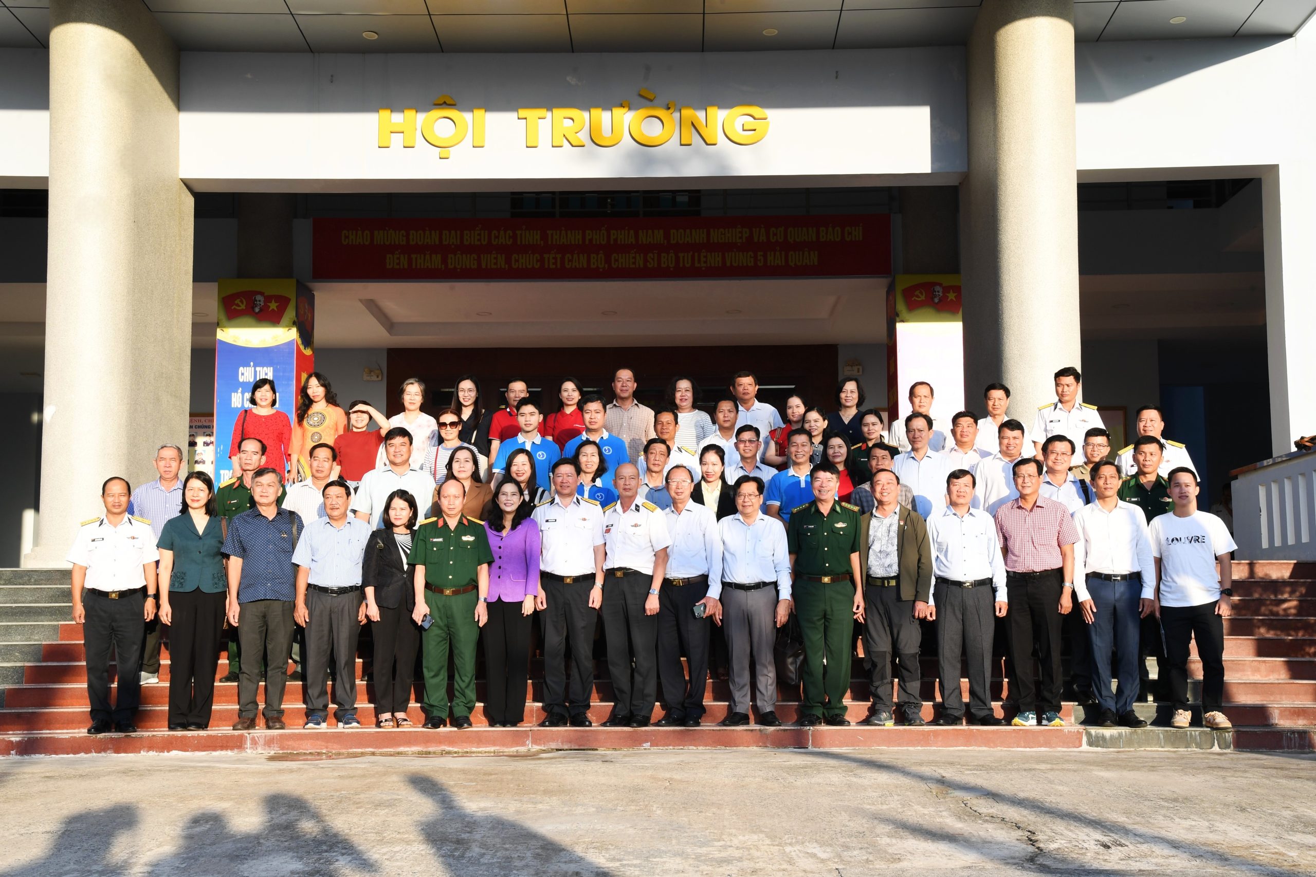 Gặp mặt đoàn đại biểu đi thăm, chúc tết quân và dân tuyến đảo Tây Nam