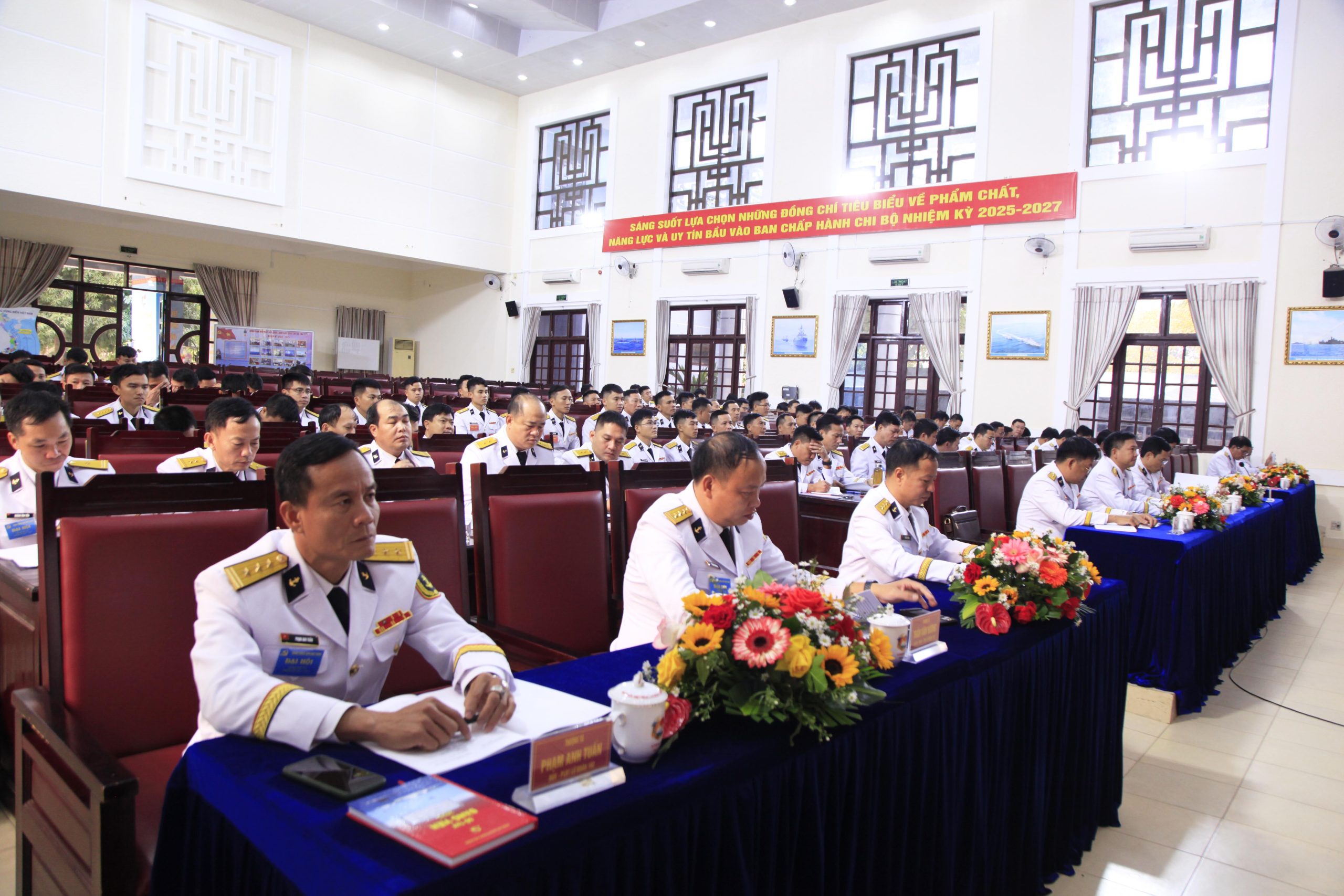 Vùng 4 hải quân chỉ đạo Đại hội Chi bộ tàu 375 làm trước