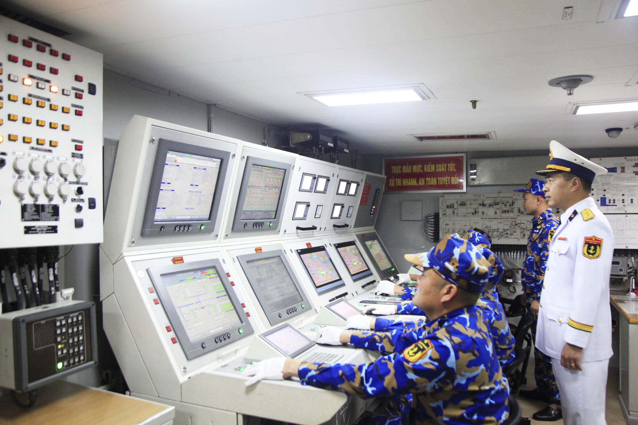 Sôi nổi Hội thi khởi động máy chính đầu năm mới