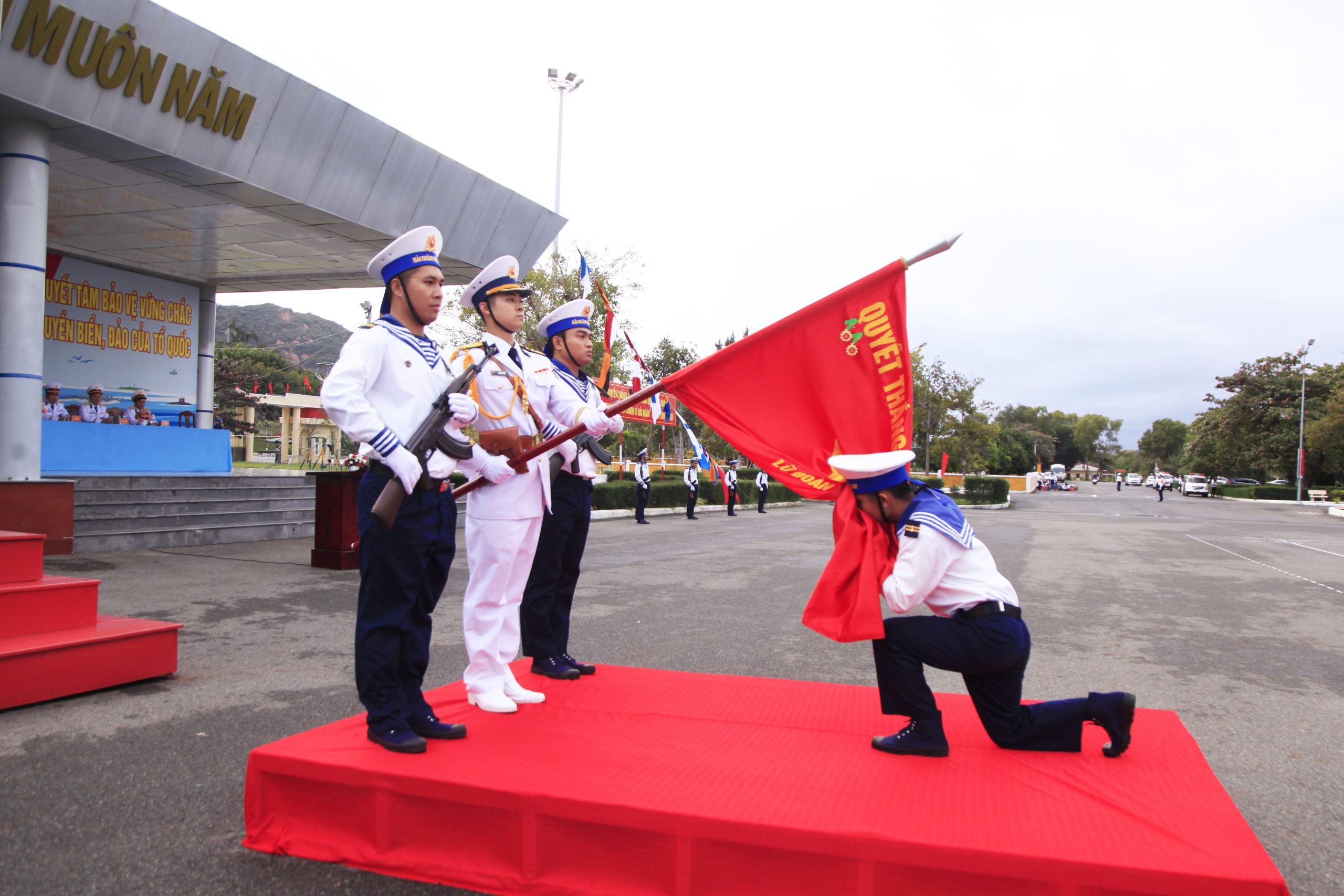 Vùng 4 Hải quân tiễn hạ sỹ quan, chiến sĩ hoàn thành nghĩa vụ quân sự năm 2025