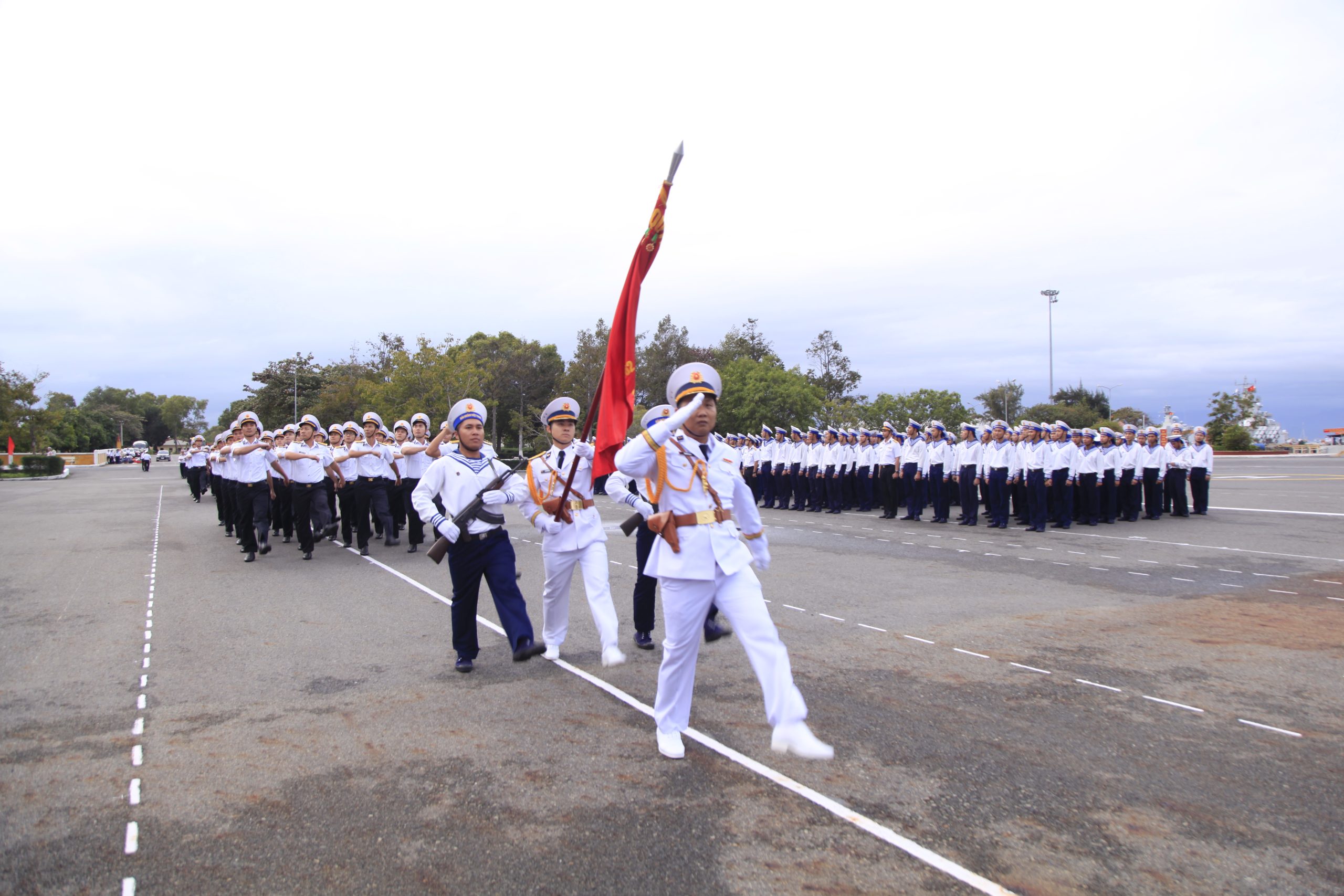 Vùng 4 Hải quân tiễn hạ sỹ quan, chiến sĩ hoàn thành nghĩa vụ quân sự năm 2025