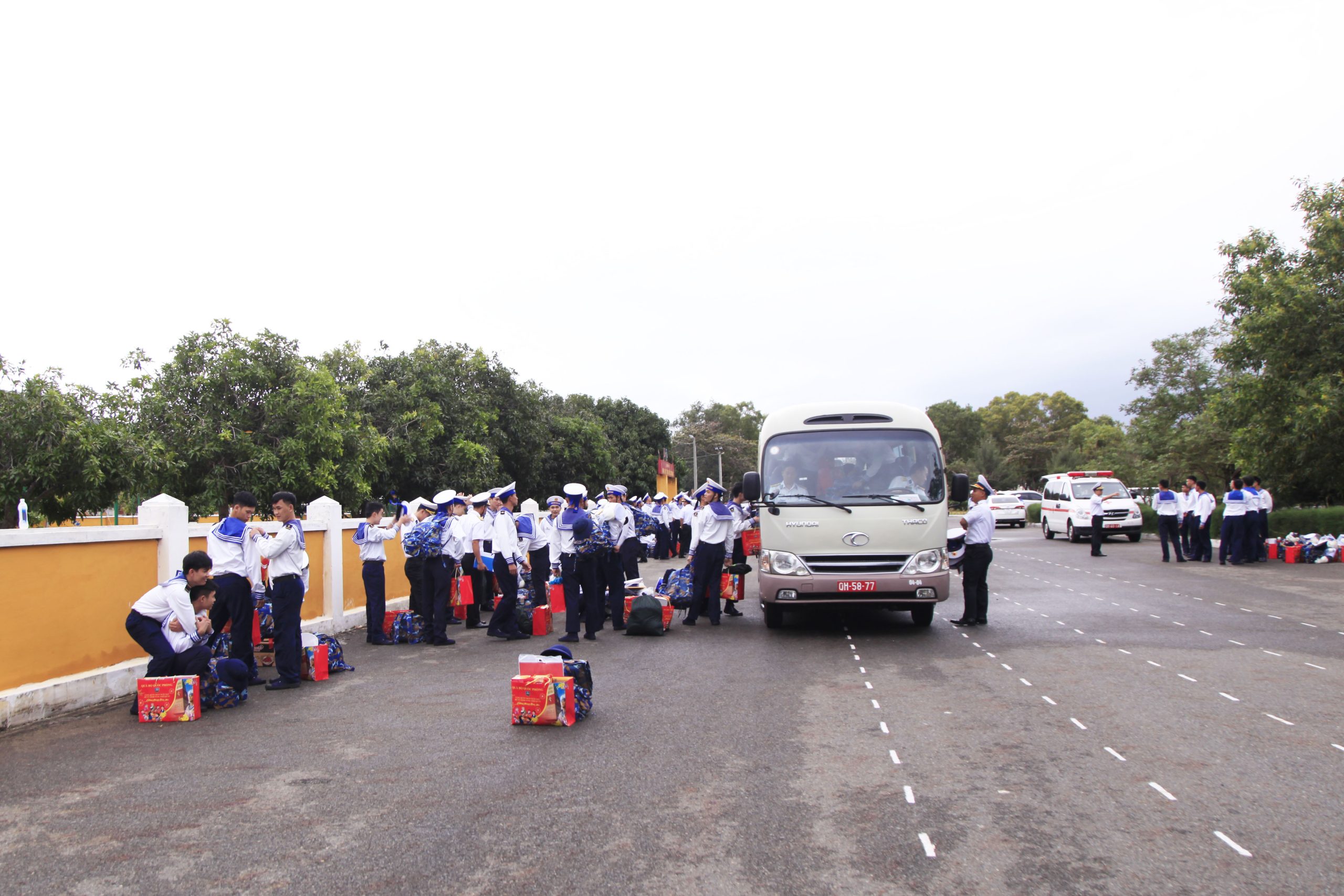 Vùng 4 Hải quân tiễn hạ sỹ quan, chiến sĩ hoàn thành nghĩa vụ quân sự năm 2025