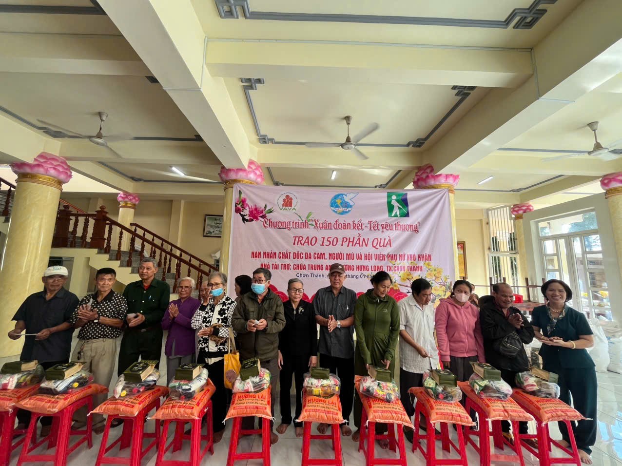 Bình Phước: Phụ nữ Chơn Thành sôi nổi tổ chức chương trình “Trao quà ấm áp tình xuân”