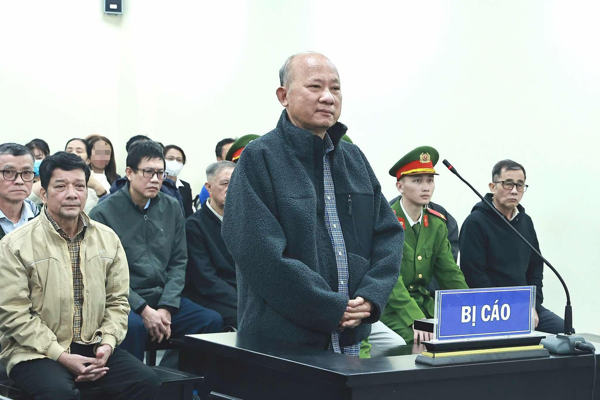 Cựu chủ tịch Bình Thuận Lê Tiến Phương bị đề nghị mức án 6-7 năm tù- Ảnh 1. Cựu chủ tịch Bình Thuận Lê Tiến Phương bị đề nghị mức án 6-7 năm tù- Ảnh 1.