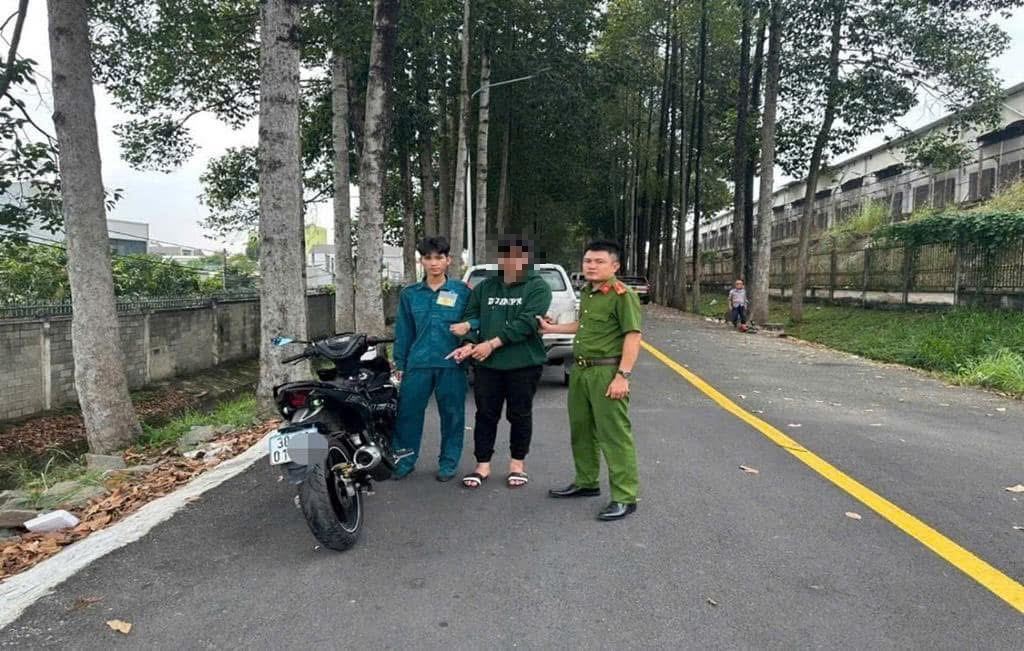 48h truy bắt kẻ giả vờ đặt mua xe rồi cướp- Ảnh 1. 48h truy bắt kẻ giả vờ đặt mua xe rồi cướp- Ảnh 1.