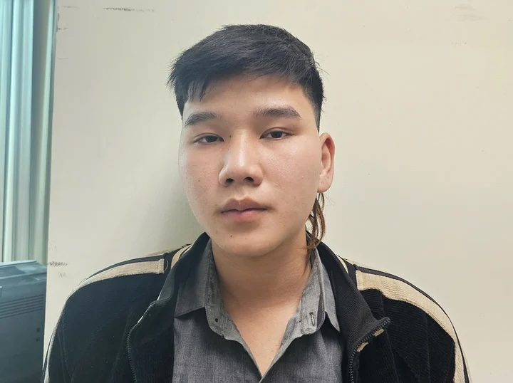 Hà Nội: Bắt đối tượng ngổ ngáo, tông gãy chân một trung tá công an- Ảnh 1. Hà Nội: Bắt đối tượng ngổ ngáo, tông gãy chân một trung tá công an- Ảnh 1.