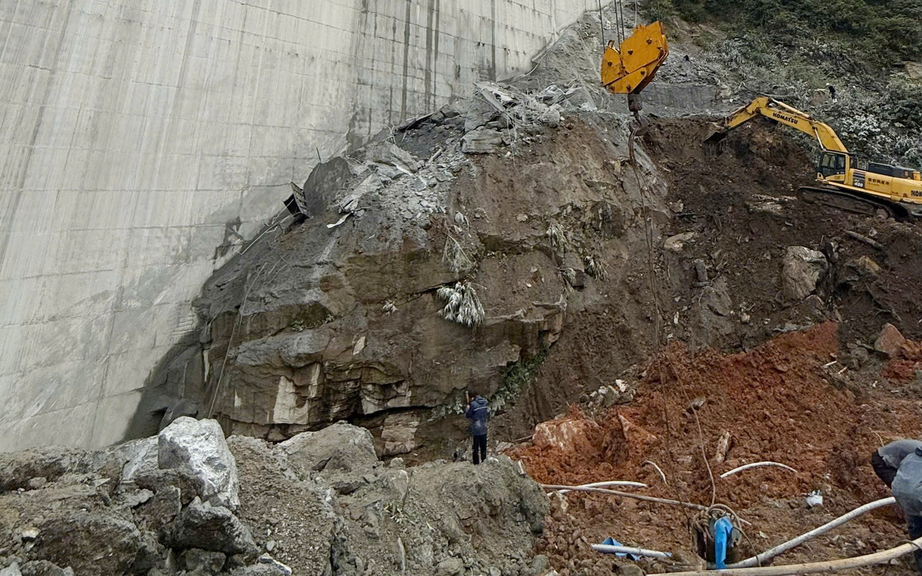 Ba công nhân tử vong, hai người mất tích tại công trình thủy điện ở Kon Tum- Ảnh 1.