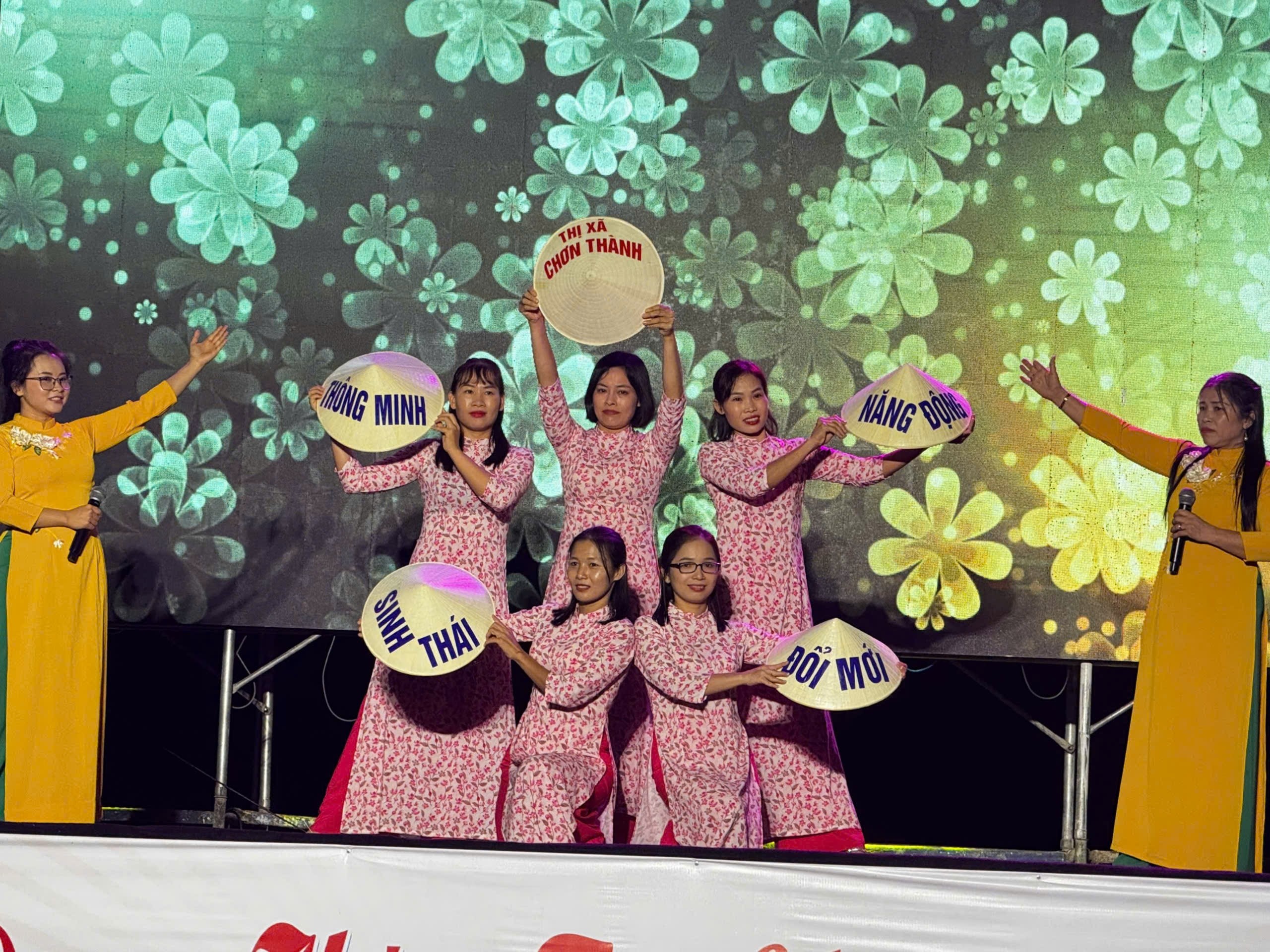 Hội Liên hiệp Phụ nữ – Câu lạc bộ âm nhạc thị xã Chơn Thành tổ chức chương trình văn nghệ Mừng Đảng – Mừng Xuân Ất Tỵ năm 2025