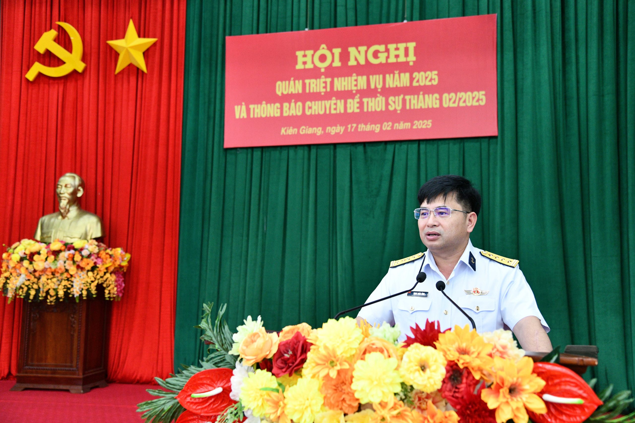 Bộ Tư lệnh Vùng 5 Hải quân quán triệt nhiệm vụ của Quân chủng Hải quân năm 2025