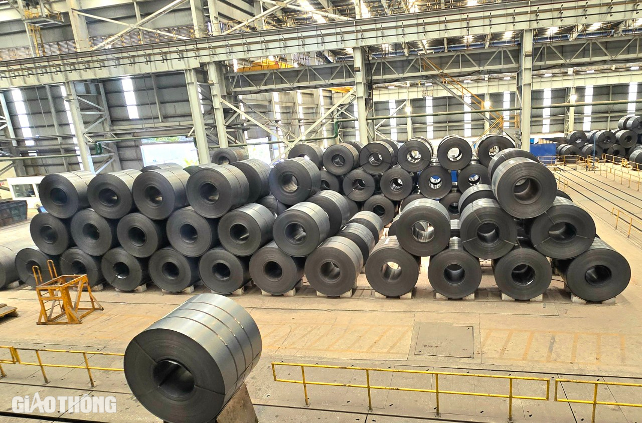 Bán giá rẻ sang Việt Nam, thép cán nóng Trung Quốc bị áp thuế kỷ lục gần 30%- Ảnh 1.