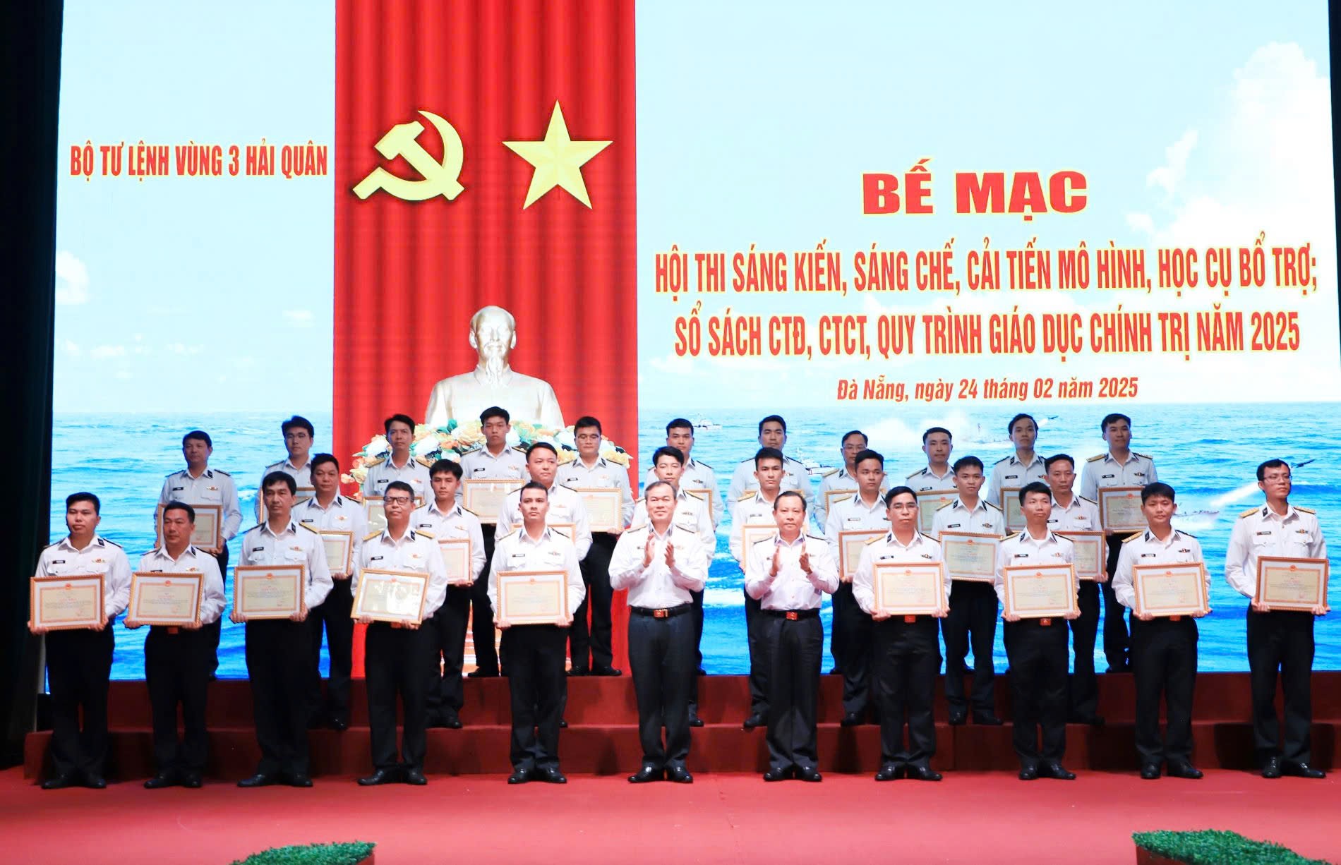 Bế mạc Hội thi sáng kiến cải tiến mô hình, học cụ bổ trợ; sổ sách Công tác đảng, công tác chính trị