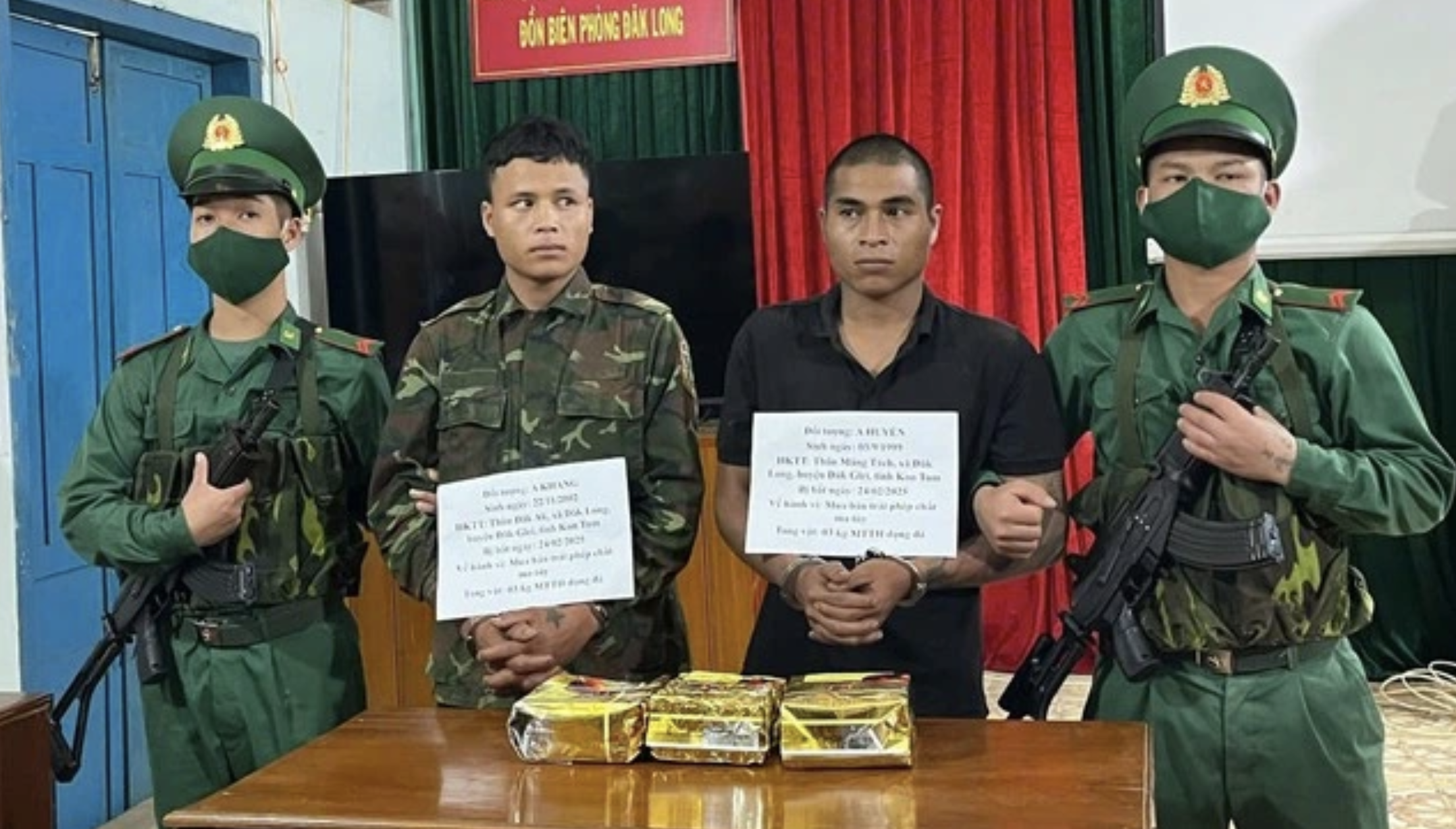 Kon Tum: Bắt hai đối tượng vận chuyển 3kg ma tuý- Ảnh 1. Kon Tum: Bắt hai đối tượng vận chuyển 3kg ma tuý- Ảnh 1.