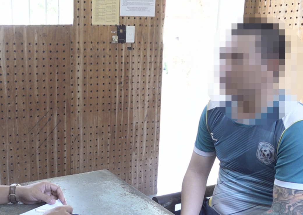 Thanh niên chuyên làm giấy tờ giả bị bắt sau khi thuê shipper đi giao bằng tốt nghiệp- Ảnh 1.