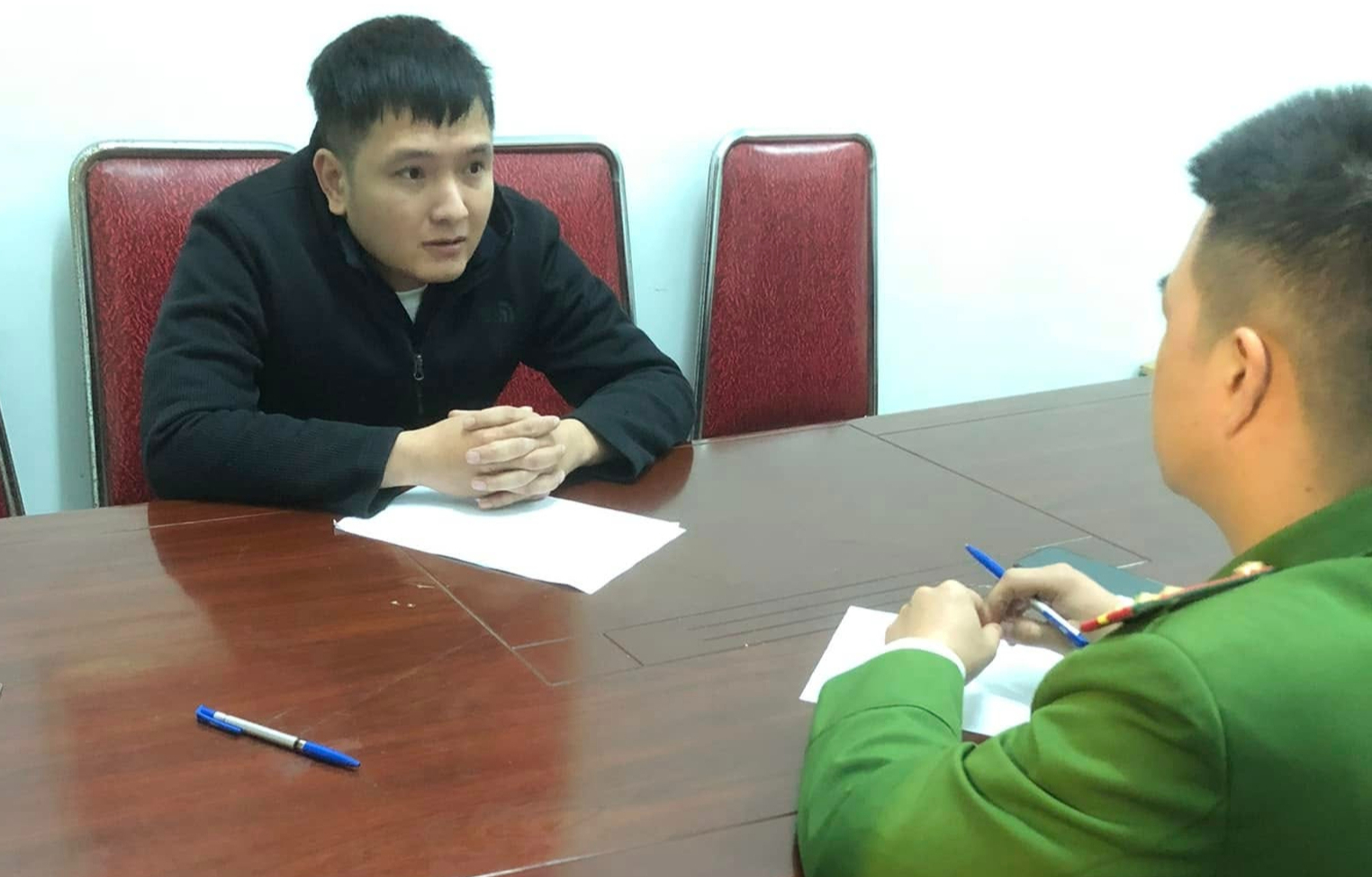 Bắt khẩn cấp đối tượng đánh gãy mũi nam sinh sau va chạm giao thông- Ảnh 1. Bắt khẩn cấp đối tượng đánh gãy mũi nam sinh sau va chạm giao thông- Ảnh 1.