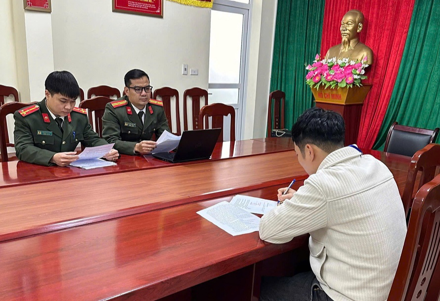 Bịa tin tăng học phí khi chuyển sát hạch GPLX sang công an, một người bị xử lý- Ảnh 1. Bịa tin tăng học phí khi chuyển sát hạch GPLX sang công an, một người bị xử lý- Ảnh 1.