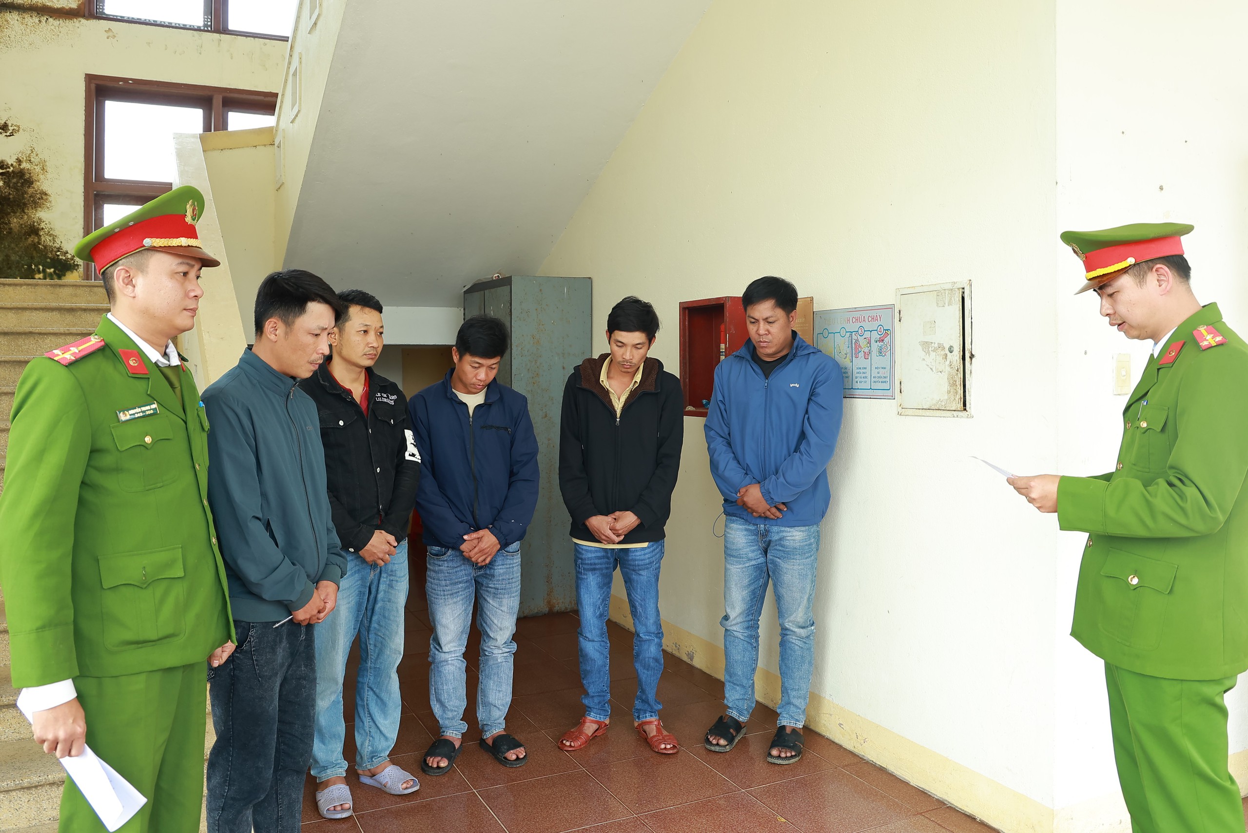 Lộ diện nhóm giết trộm 6 con trâu trong dịp Tết ở Quảng Trị- Ảnh 1.