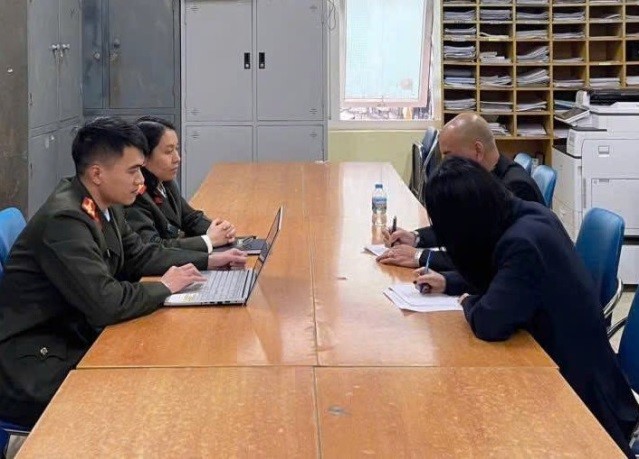 Công an xử phạt chủ tài khoản Facebook Phú Lê đăng clip đánh bạc- Ảnh 1. Công an xử phạt chủ tài khoản Facebook Phú Lê đăng clip đánh bạc- Ảnh 1.