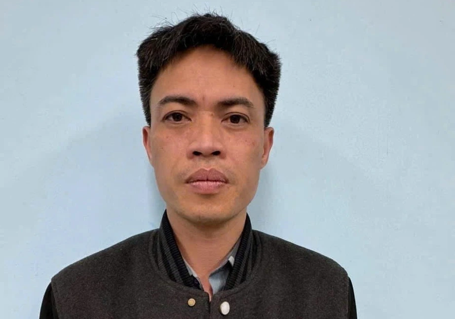 Hà Nội: Khởi tố, bắt tạm giam tài xế ô tô Lexus hành hung nam shipper- Ảnh 1.