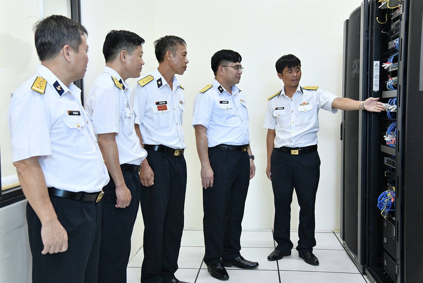 Bộ Tư lệnh Vùng 5 Hải quân kiểm tra chuyển đổi số tại Trung đoàn 551