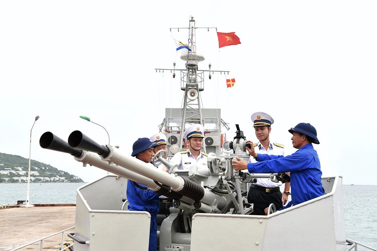 Bộ Tư lệnh Vùng 5 Hải quân kiểm tra công tác kỹ thuật tại các đơn vị