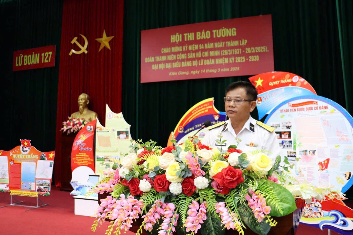 Lữ đoàn 127: Hội thi báo tường và bình báo tường