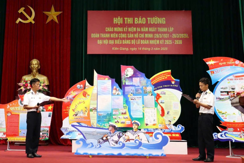 Lữ đoàn 127: Hội thi báo tường và bình báo tường