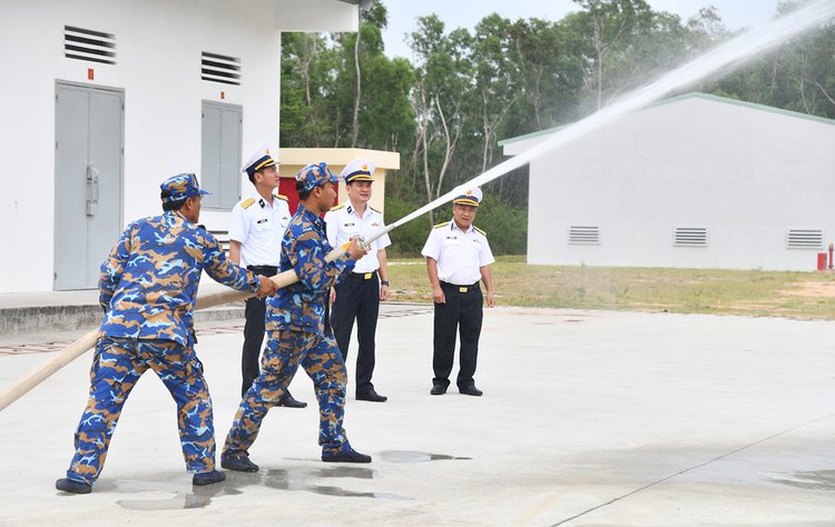 Bộ Tư lệnh Vùng 5 Hải quân kiểm tra công tác kỹ thuật tại các đơn vị