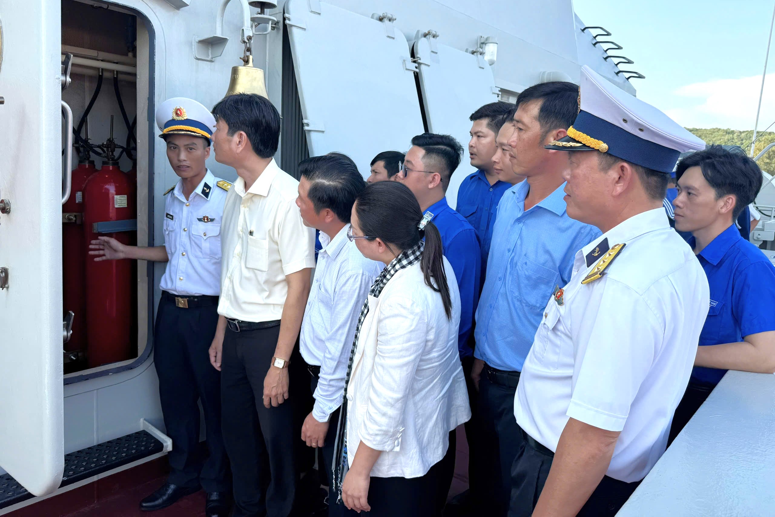 Đoàn công tác Trường Chính trị Cà Mau nghiên cứu thực tế tại Vùng 5 Hải quân