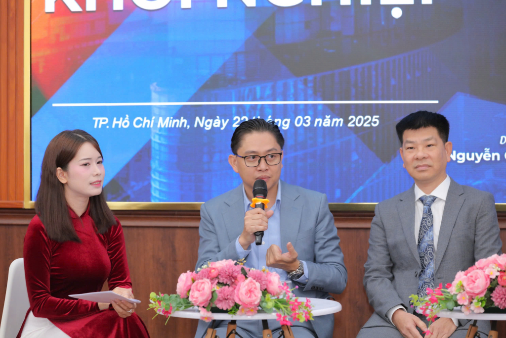 Tọa Đàm “Doanh Nhân Và Câu Chuyện Khởi Nghiệp” – Bệ Phóng Cho Sinh Viên Trường Đại Học Khoa Học Xã hội Và Nhân Văn