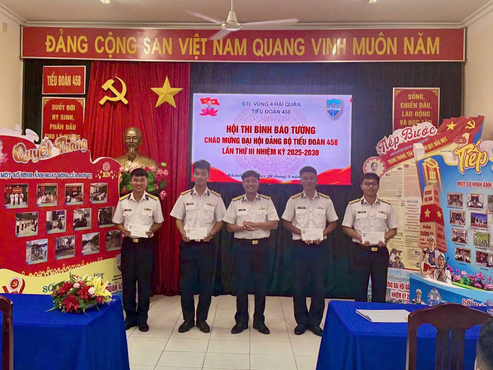 Tiểu đoàn 458, Vùng 4 Hải quân tổ chức hội thi mô hình báo tường chào mừng Đại hội Đảng bộ.